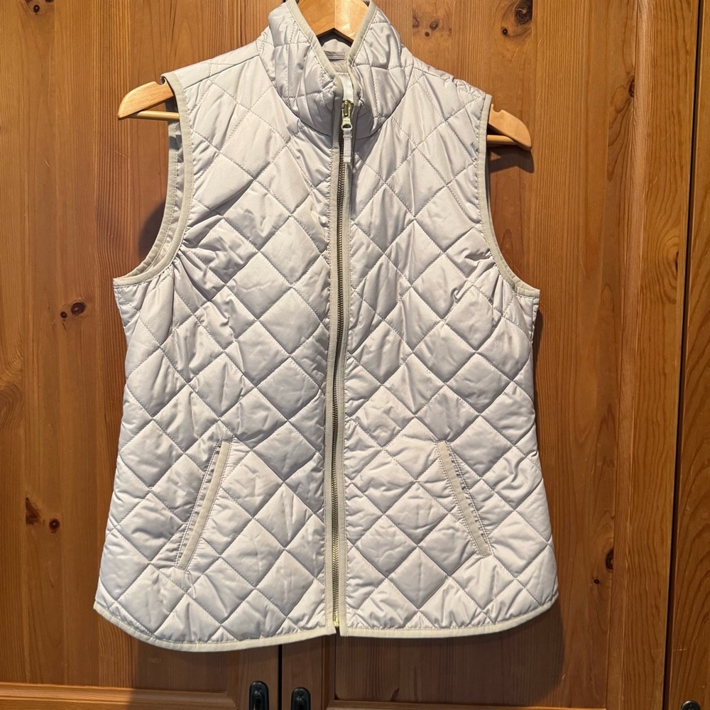 Old Navy Women's Quilted Vest - Light Gray/Dove Gray Size M 20"x25"